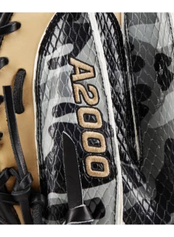 Wilson Glove Of The Month October 2022 CM33 Black Camo/Blonde 33" RHT Catchers Mitt -Baseball Joy Boutique wilson wilson glove of the month october 2022 cm33 4